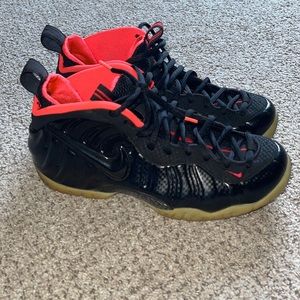 Nike air foamposite pro yeezy (glow in dark sole)